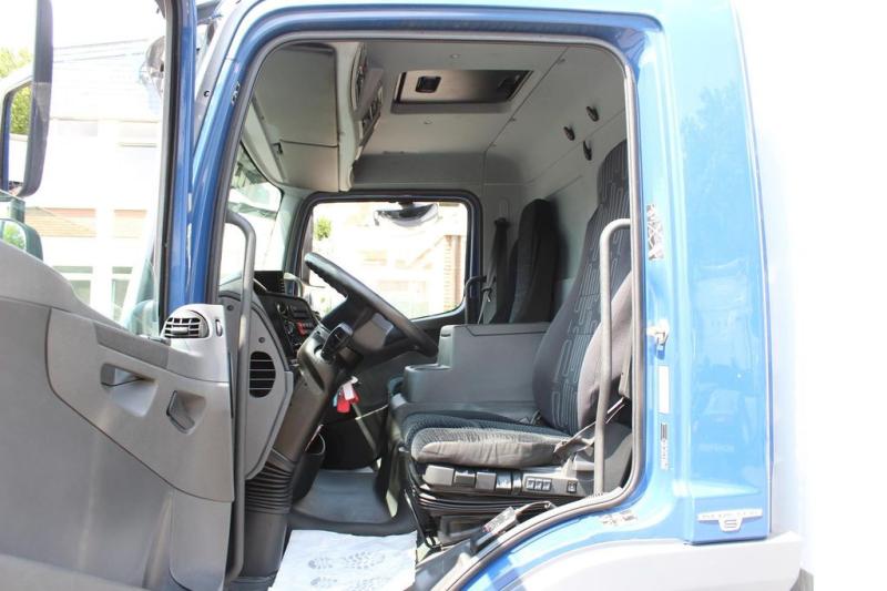 Camião Mercedes Atego