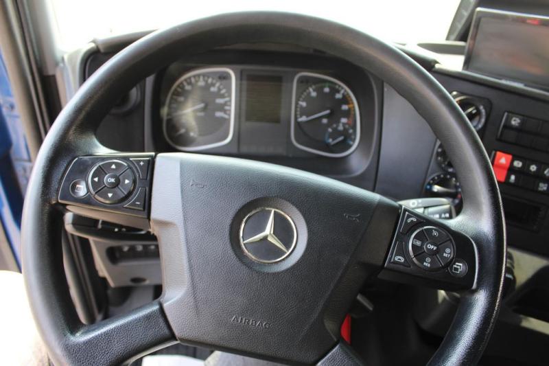 Camião Mercedes Atego