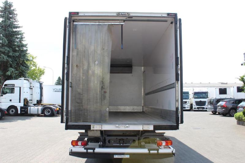 Camião Mercedes Atego