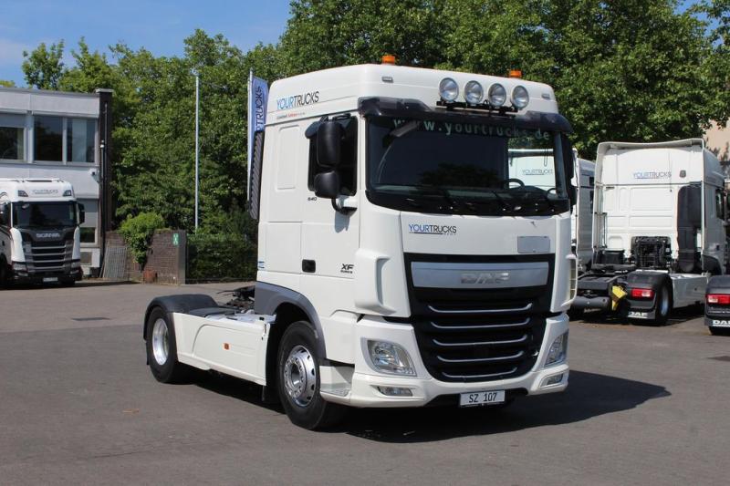 Tractor DAF XF460
