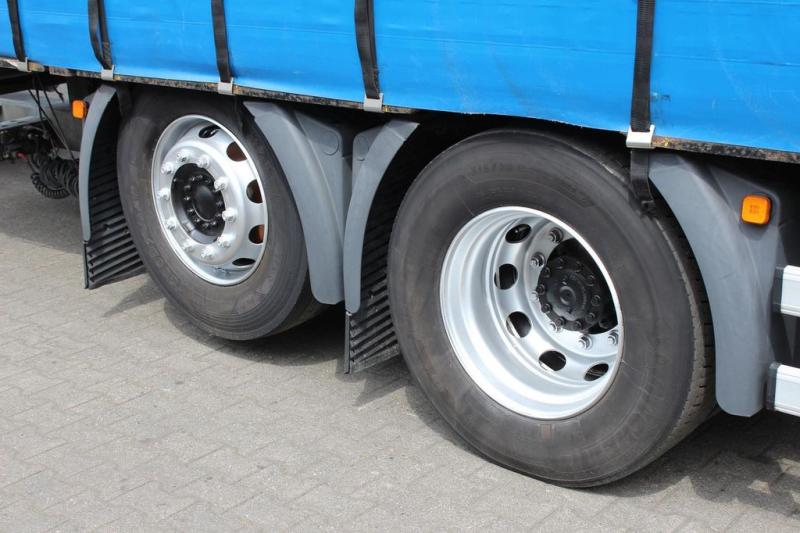 Autotreno MAN TGX