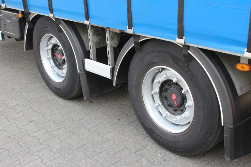 Autotreno MAN TGX