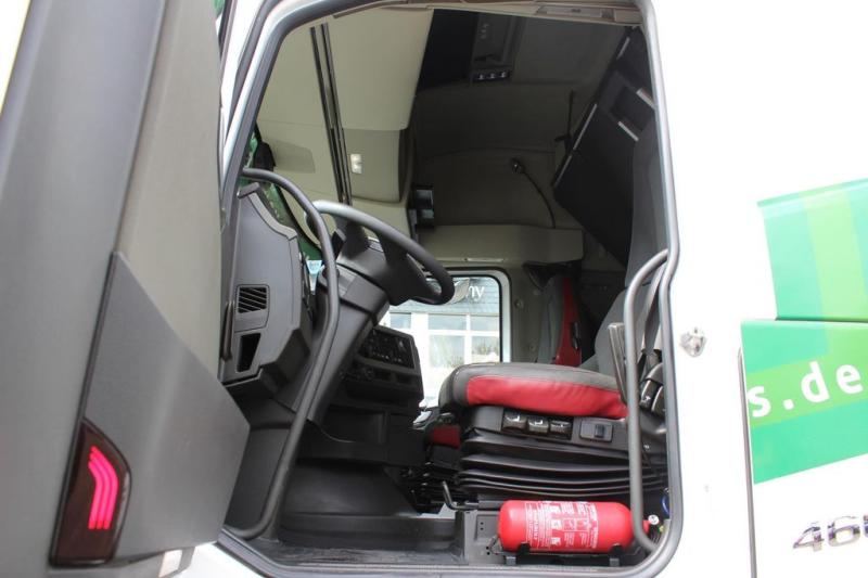 Cabeza tractora Volvo 460