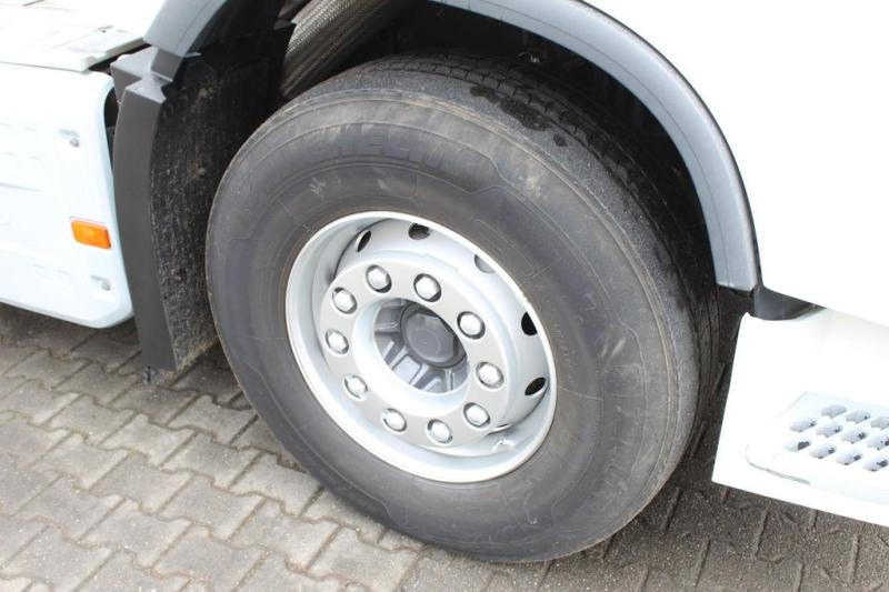 Cabeza tractora Volvo 460