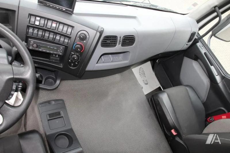 Ciężarówka Renault Gamme D WIDE