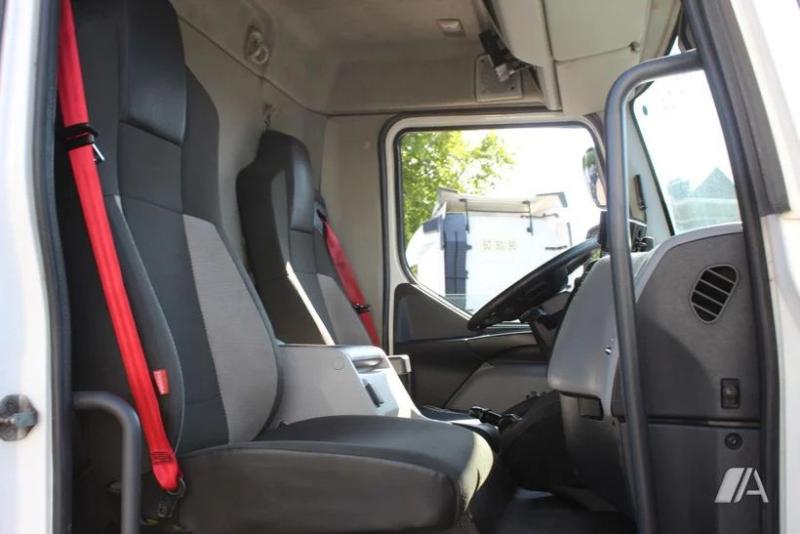 vrachtwagen Renault Gamme D WIDE