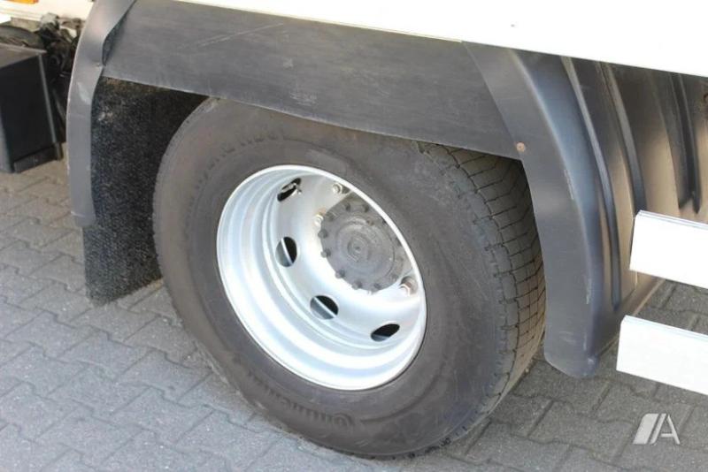 vrachtwagen Renault Gamme D WIDE