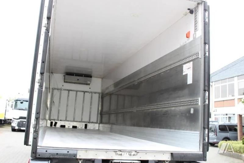 Camión Renault Gamme D WIDE