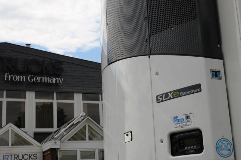 Semi-trailer Schmitz Cargobull   TK SLXe Spectrum BI-Temp Strom
