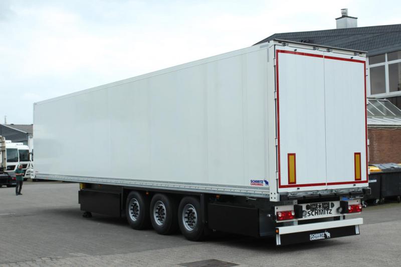 Semi-trailer Schmitz Cargobull Koffer    DS Liftachse 4x Pal.-Kasten NEU !