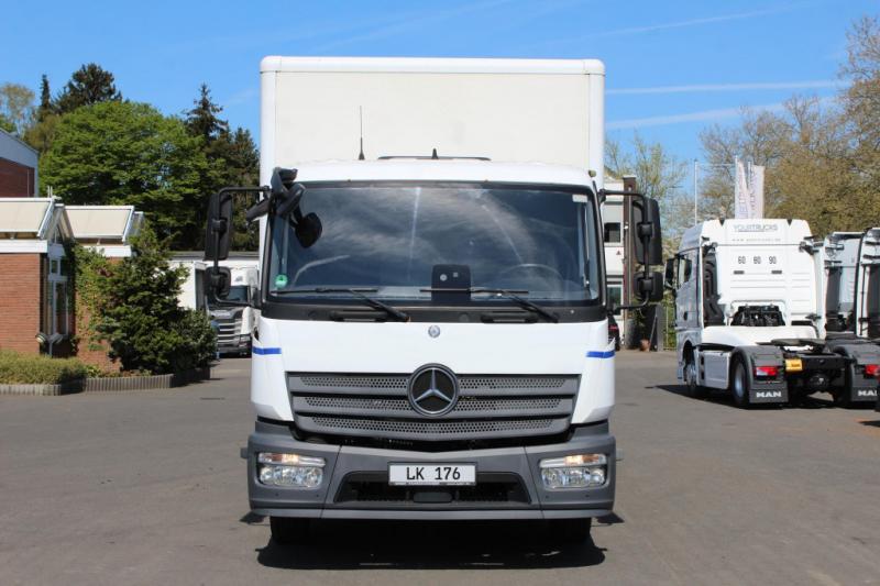 Camião Mercedes Atego
