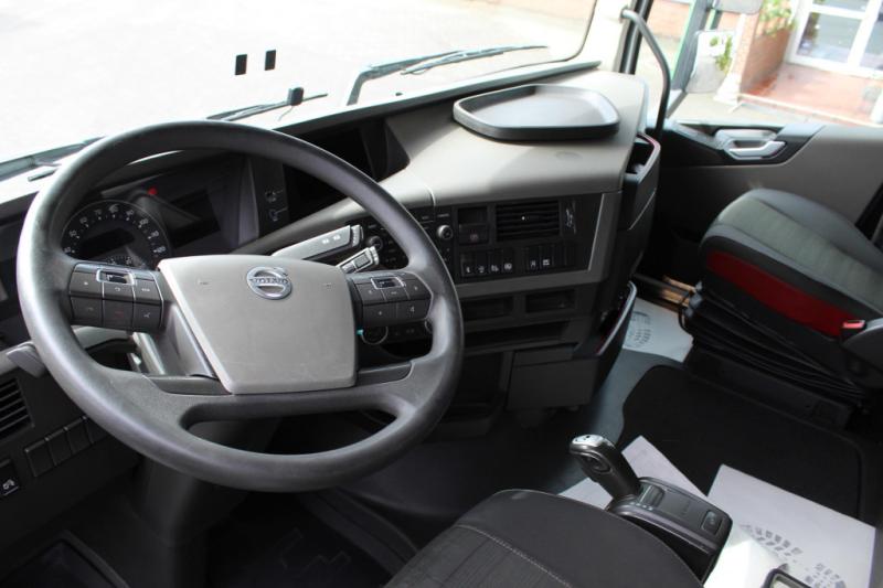 Ciągnik siodłowy Volvo 460