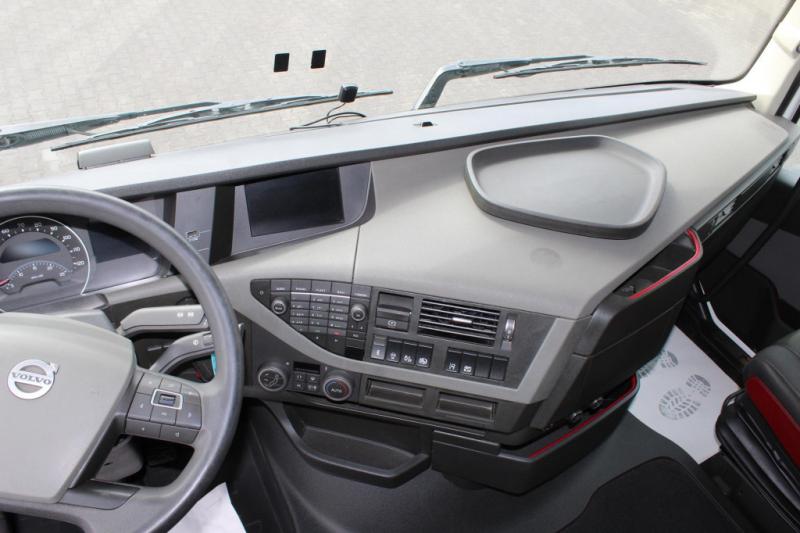 Ciągnik siodłowy Volvo 460