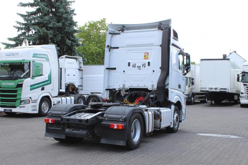 Ciągnik siodłowy Mercedes Actros