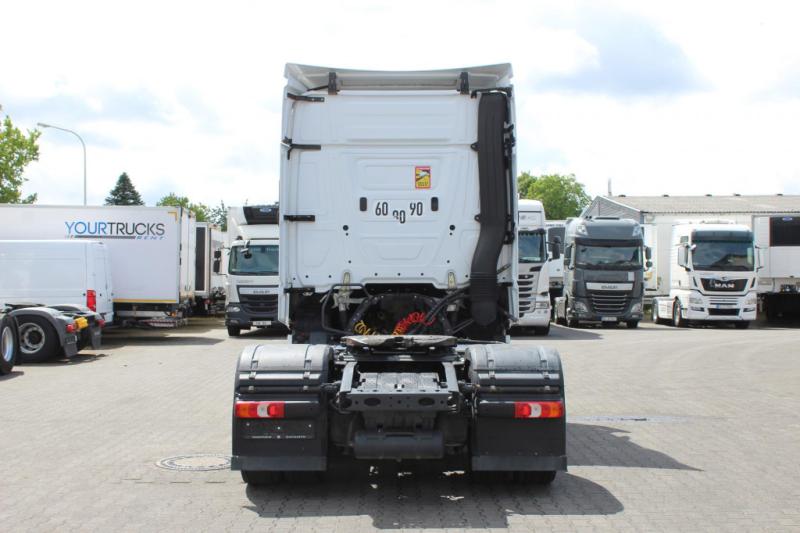 Ciągnik siodłowy Mercedes Actros