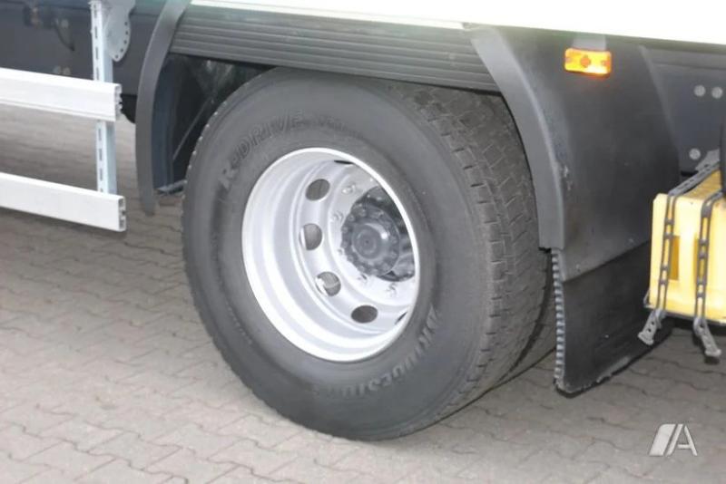 vrachtwagen Renault Gamme D WIDE