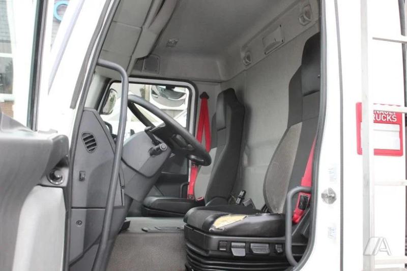 vrachtwagen Renault Gamme D WIDE