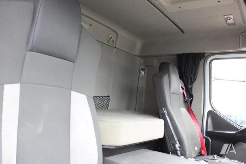 vrachtwagen Renault Gamme D WIDE