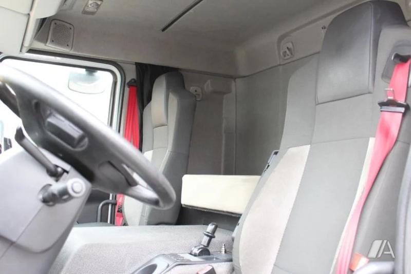 vrachtwagen Renault Gamme D WIDE