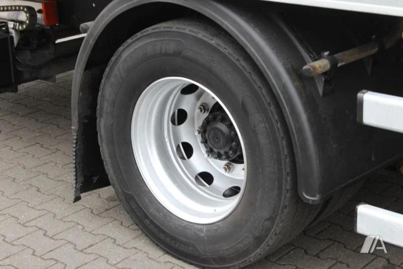 vrachtwagen Renault Gamme D WIDE
