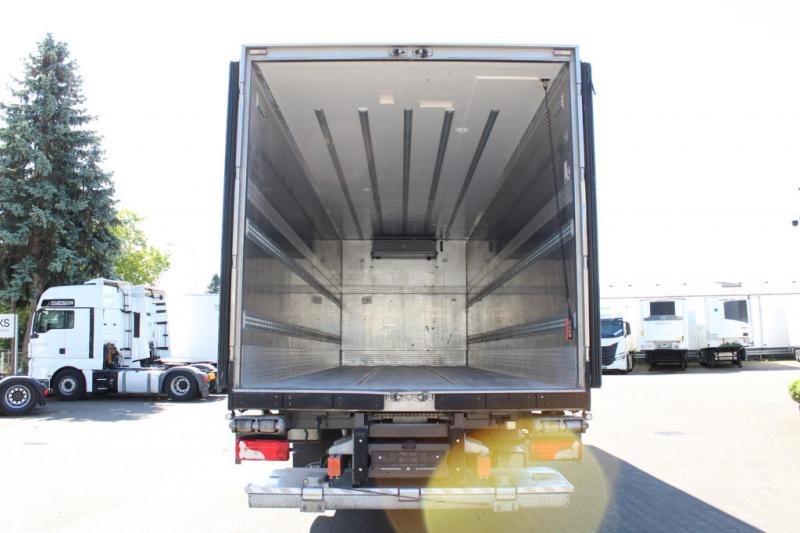Camião Scania L