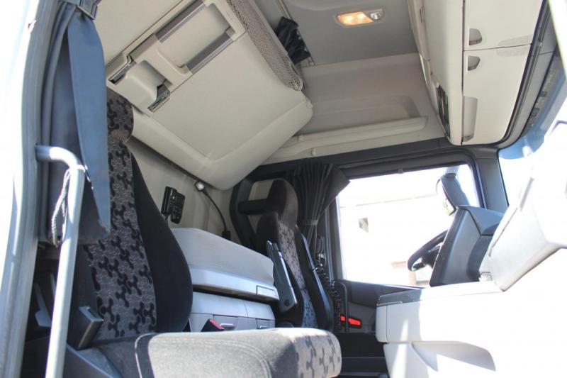 Ciągnik siodłowy Scania L