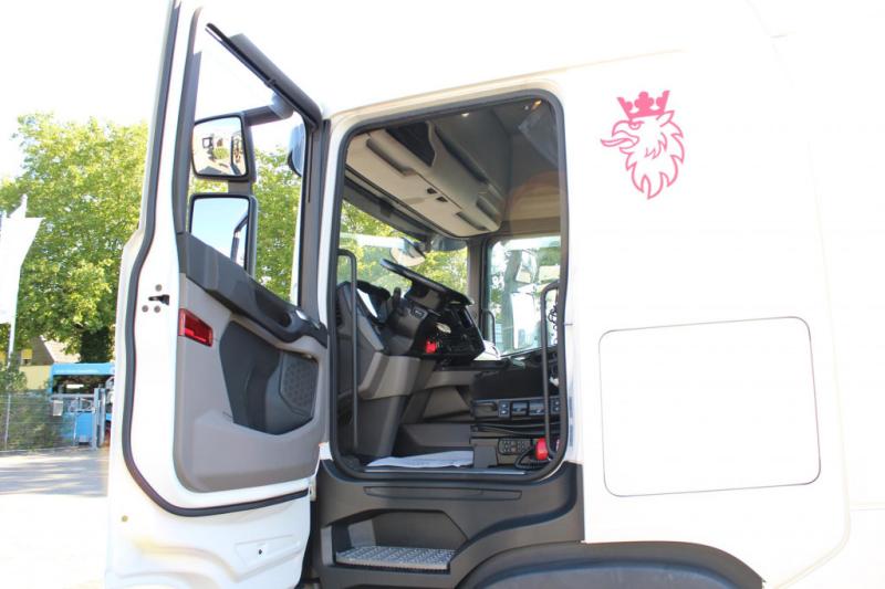Ciągnik siodłowy Scania L