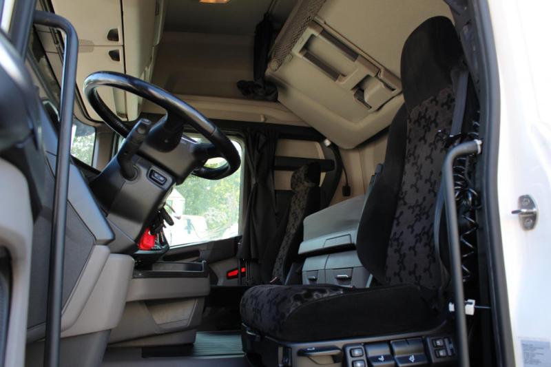 Ciągnik siodłowy Scania L