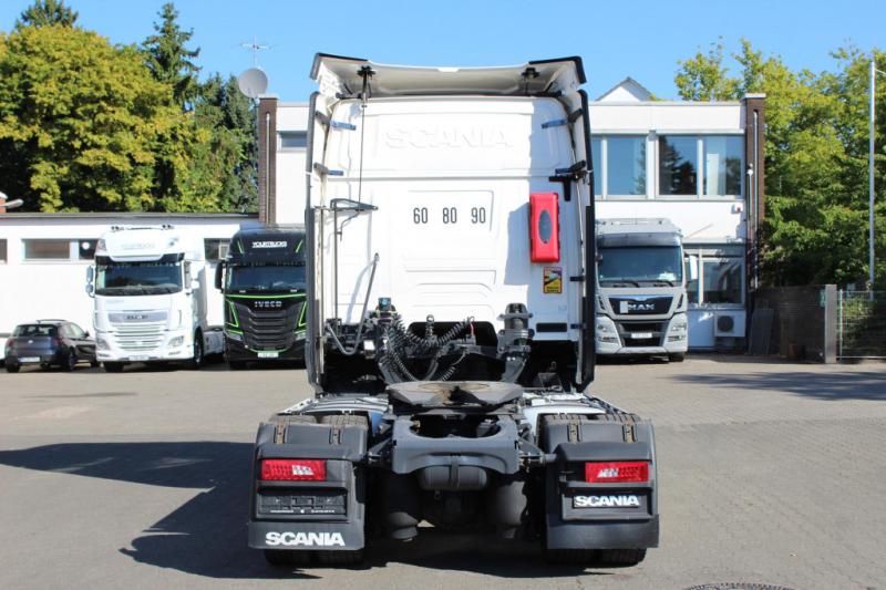 Ciągnik siodłowy Scania L