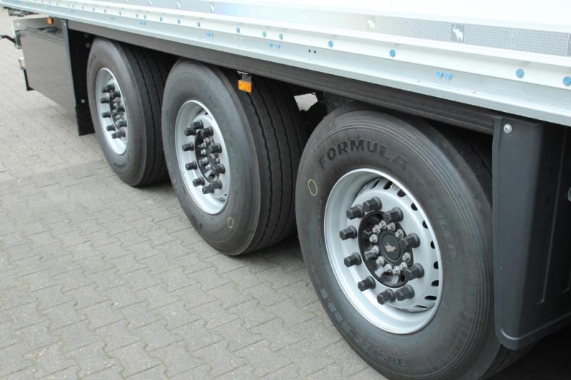 Semirremolque Schmitz Cargobull Koffer    DS Liftachse 4x Pal.-Kasten NEU !