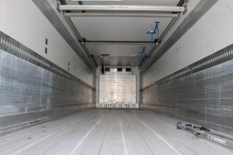 Semi-trailer Schmitz Cargobull   Bi-Multi-Temp. TW Rolltor Lenkachse Rent-Miete
