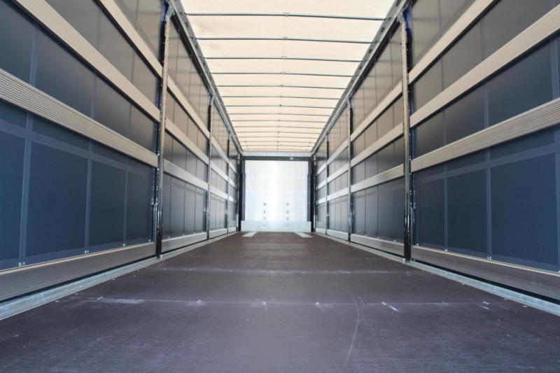 Sattelzug/Sattelauflieger Schmitz Cargobull   Plane Edscha Liftachse Pal.-Kasten  NEU !!!