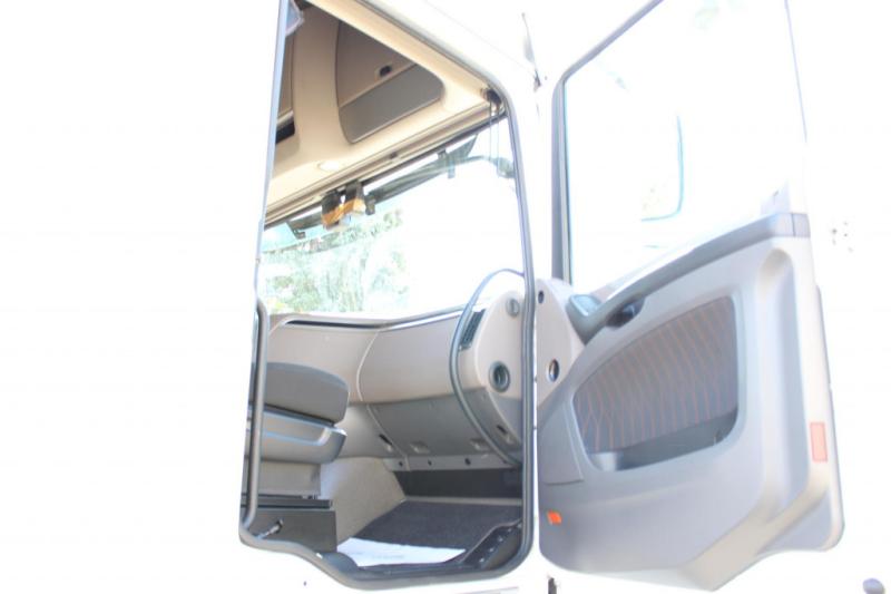 Sattelzugmaschine DAF   530 SSC  Retarder  Kühlbox  2 Tanks  Standklima