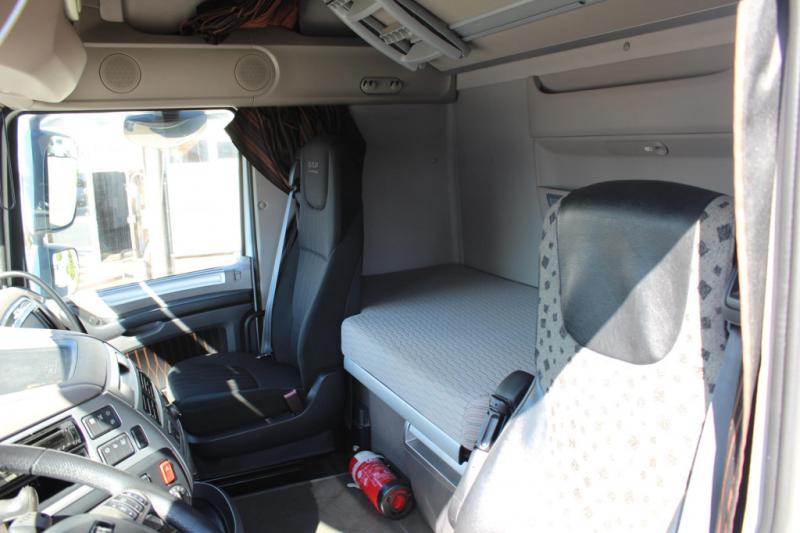 Sattelzugmaschine DAF   530 SSC  Retarder  Kühlbox  2 Tanks  Standklima