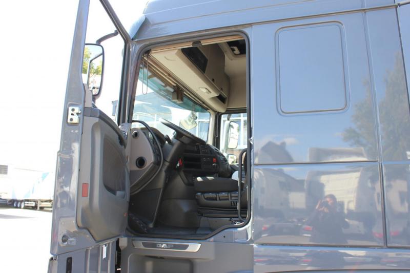 Ciągnik siodłowy DAF XF