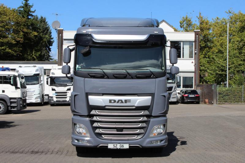 Ciągnik siodłowy DAF XF