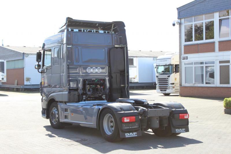 Ciągnik siodłowy DAF XF