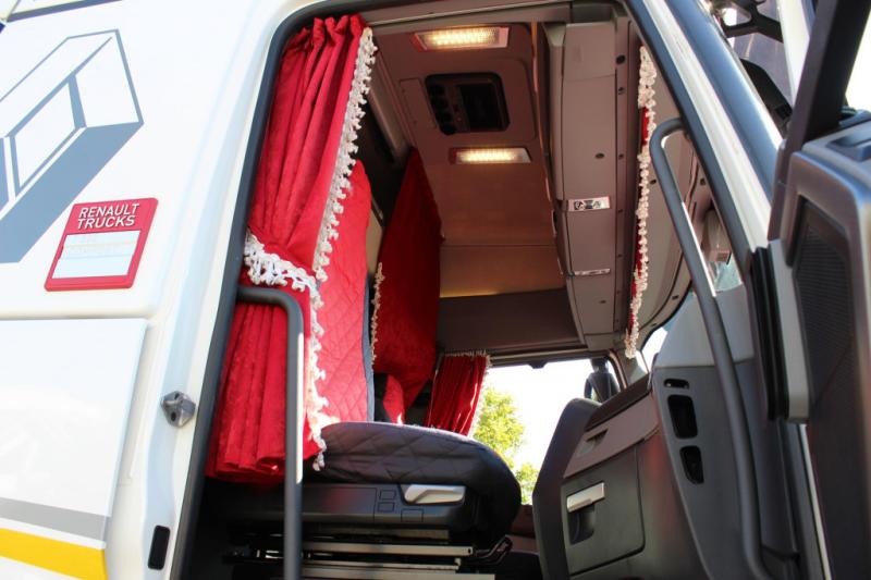 Tractor Renault   T 520 E6 High Sleeper Retarder 2Tank Standklima