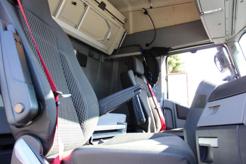 Tractor Renault   T 520 E6 High Sleeper Retarder 2Tank Standklima