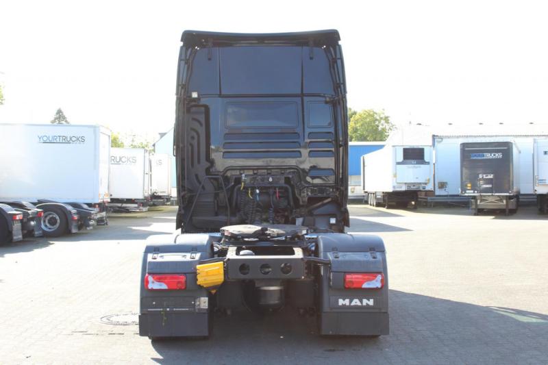 Cabeza tractora MAN 18.480