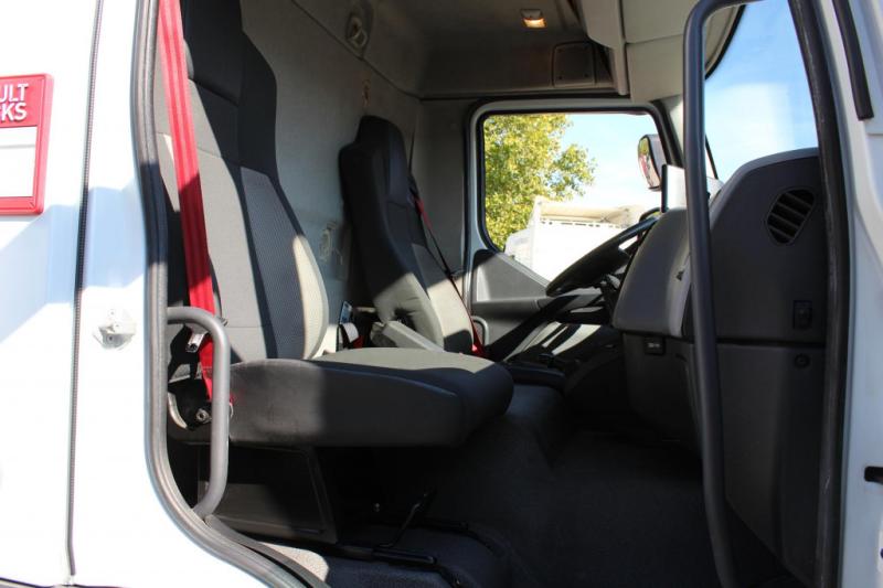 Camión Renault   D14 220E6   Laderbordwand   nur 166 Tkm   Klima