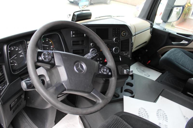 Ciągnik siodłowy Mercedes Actros