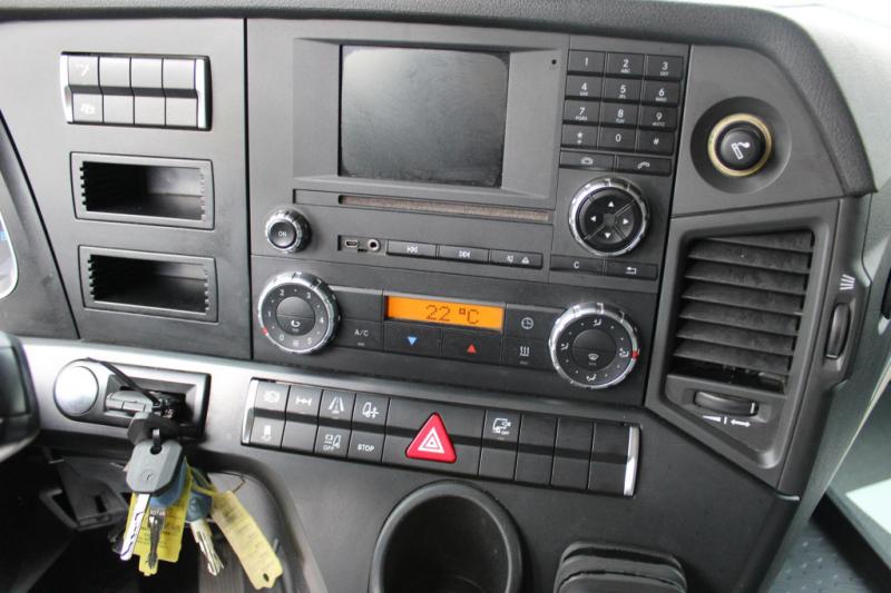 Ciągnik siodłowy Mercedes Actros