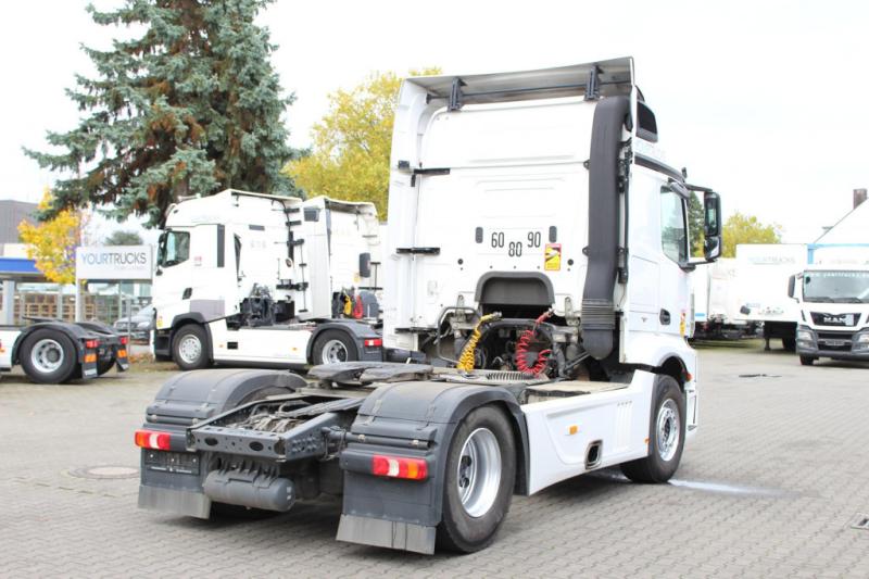 Ciągnik siodłowy Mercedes Actros