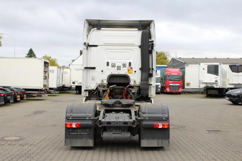 Ciągnik siodłowy Mercedes Actros