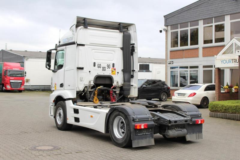 Ciągnik siodłowy Mercedes Actros