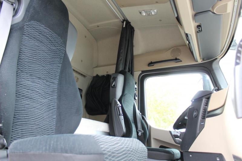 Ciągnik siodłowy Mercedes Actros