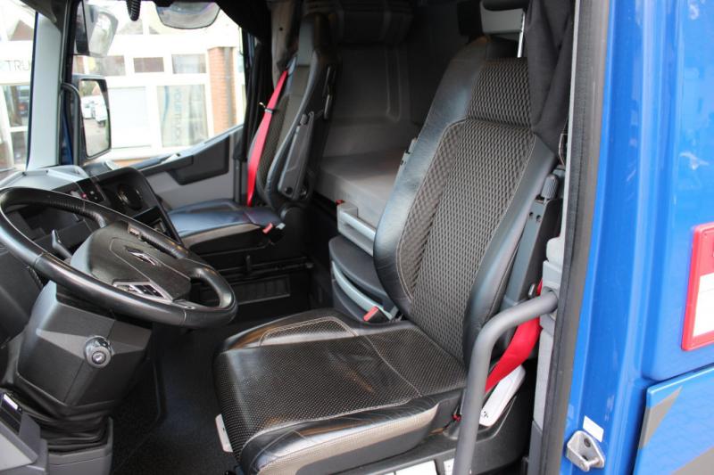 Ciągnik siodłowy Renault   T 520 E6 High  2Tanks Kühlbox Leder 2 Betten