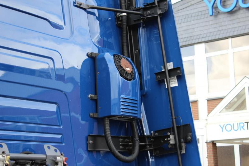 Ciągnik siodłowy Renault   T 520 E6 High  2Tanks Kühlbox Leder 2 Betten