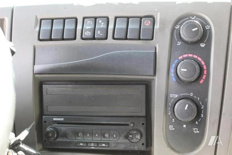 Truck Renault Midlum